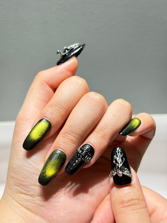 Black Gold Cat Eye Press-On Nails | Handmade Gothic Metallic Fake Nails